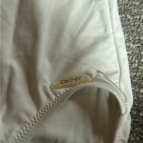 New DKNY white halter bathing suit - Size 6 - Picture 5 of 5